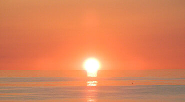 Traumhafter Sonnenuntergang am Strand von Meschendorf