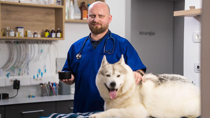 Dr. Matej Zupanc: Der Pionier im Bereich der Veterinärmediziner Dr. Matej Zupanc: Der Pionier im Bereich der Veterinärmediziner